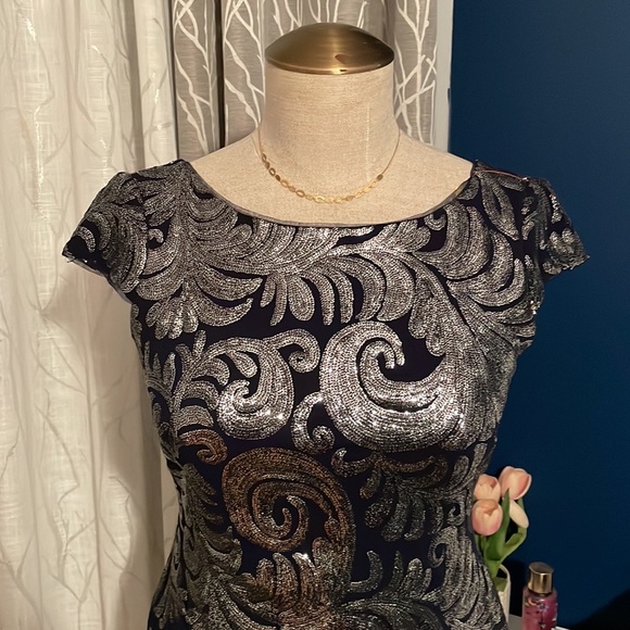 Adrianna Papell Navy and Silver Cocktail Driss - Picture 10 of 16